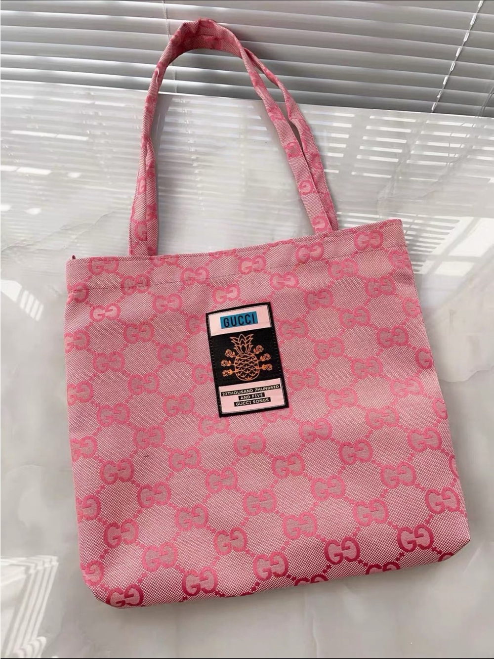 Gucci beauty gift tote